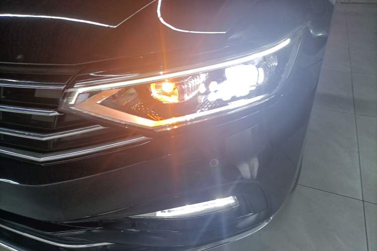 Used Volkswagen Magotan 2020 330TSI DSG Leading Model Left Front Headlight