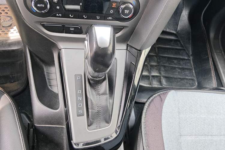 Used Ford Focus 2012 Hatchback 1.6L Automatic Fashion Edition