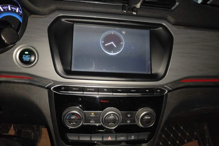 Used Haval H2 2018 Chuanxiang Edition 1.5T Dual-Clutch Two-Wheel Drive ZhiShang Model China V Standard Audio And AC Panel