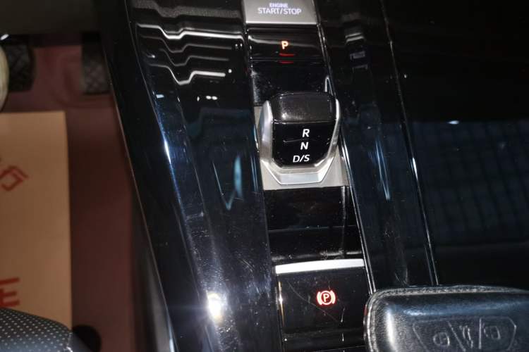 Used Volkswagen Talagon 2024 380TSI All-Wheel Drive Luxury Prestige Pro 6-Seater Gear Lever