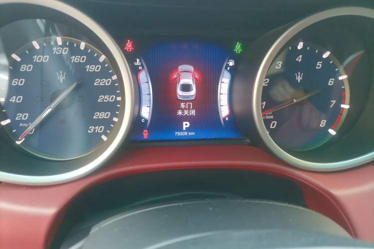 Used Maserati Ghibli 2014 3.0T Standard Edition Odometer Close Up