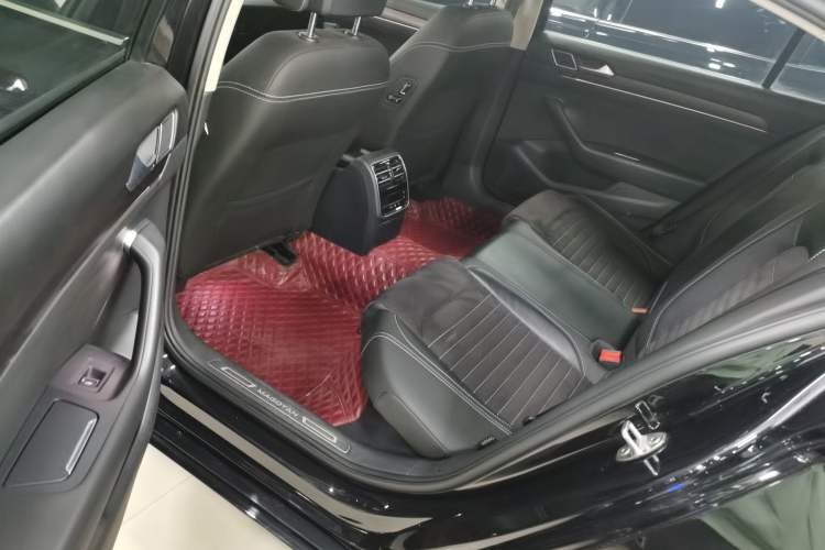 Used Volkswagen Magotan 2020 330TSI DSG Luxury Edition Left Rear Seat