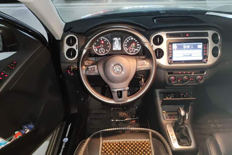 Used Volkswagen Tiguan 2016 280TSI Automatic Two-Wheel Drive Silk Road Comfort Edition Steering Wheel