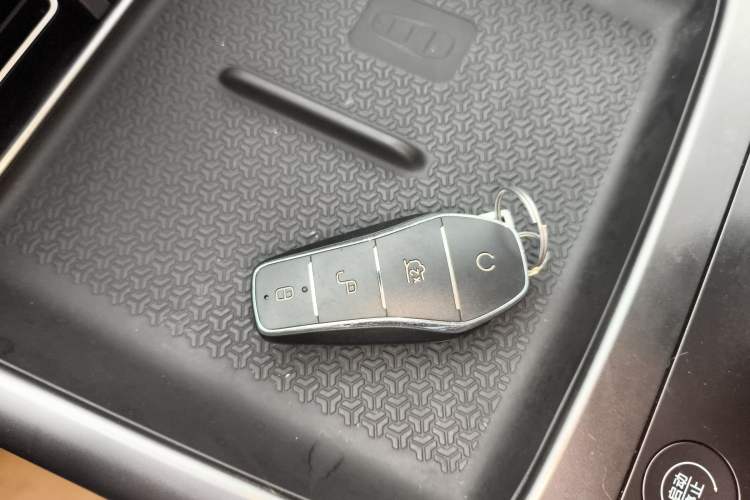 Used BYD Song Pro New Energy 2025 Second-Generation DM-i 75KM Leading Edition Interior 1