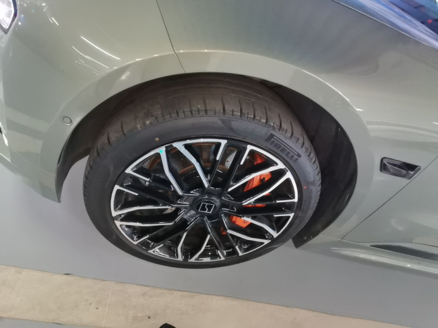 Zeekr 001 2024 YOU Edition 100 kWh All-Wheel Drive — снимка 10