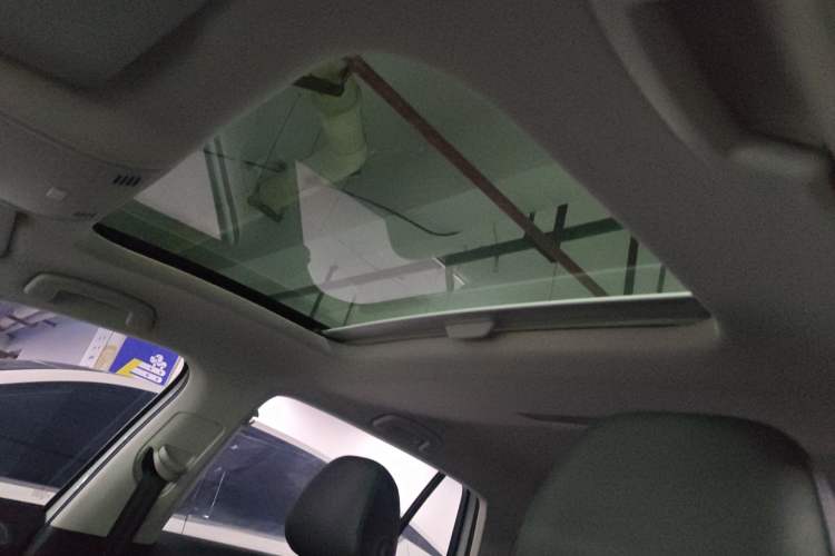 Used Volkswagen Golf 2018 230TSI Automatic Comfort Model Headliner