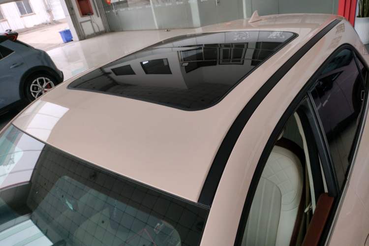 Used ORA Good Cat 2022 400km Standard Range Premium Version Lithium-Ion Battery