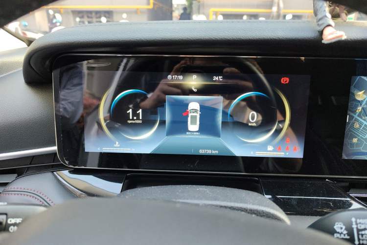 Used Bestune T99 2020 20TD Automatic Premium Edition Odometer Close Up