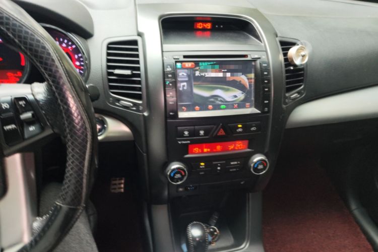 Used Kia Sorento 2012 2.4L Gasoline Supreme Edition Audio And AC Panel