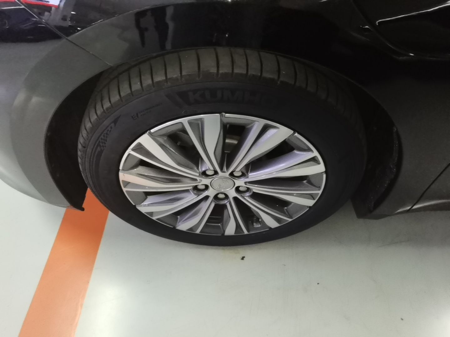 Hongqi E-QM5 2023 620km PLUS — снимка 10
