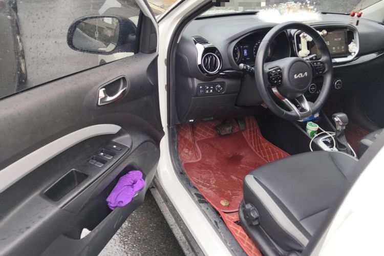 Used Kia kx1 Stonic 2021 1.4L CVT Fun & Sunroof Model
