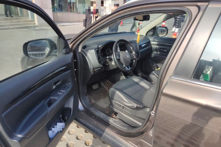 Used Mitsubishi Outlander 2016 2.4L 4x4 Elite Edition 5 Seats
