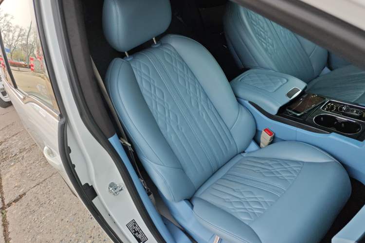 Used Buick GL8 2022 Land Cruiser Executive Class 652T Comfort Model