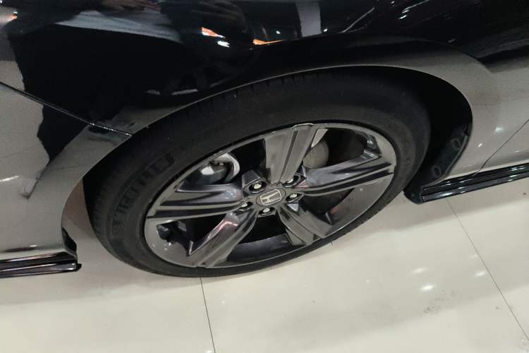 Used Honda Inspire 2023 260TURBO Deluxe Edition Left Front Wheel Hub