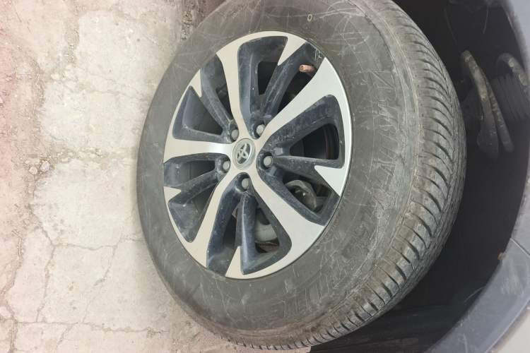 Used Toyota RAV4 2016 2.0L CVT Two-Wheel Drive Comfort Edition China V Standard Right Front Wheel Hub