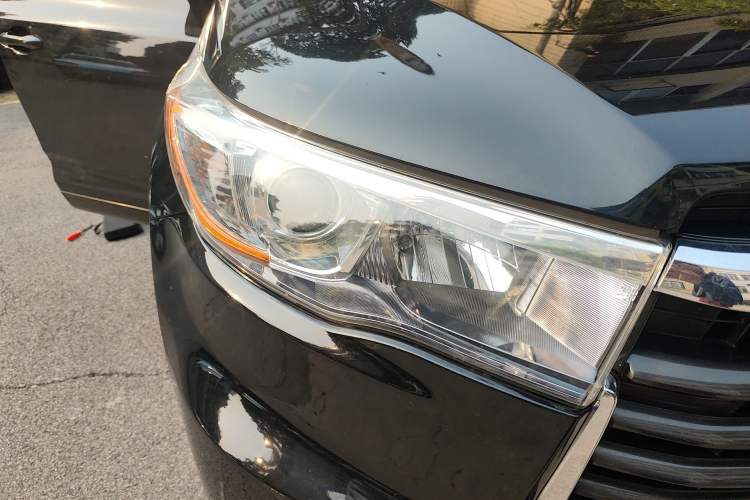 Used Toyota Highlander 2017 2.0T Two-Wheel Drive Luxury Edition 7 Seats