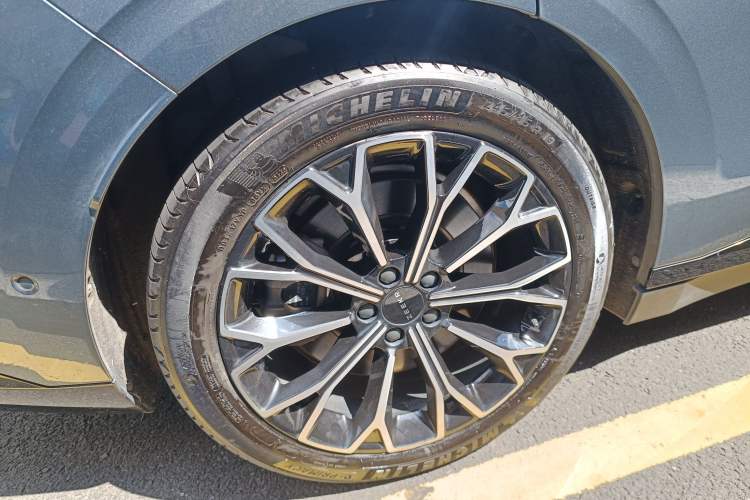 Used Zeekr 007 2024 Four-Wheel Drive Version 75 kWh
