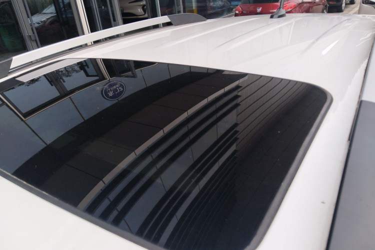 Used Chevrolet Trax 2018 330T Automatic Two-Wheel Drive Elite Model Roof