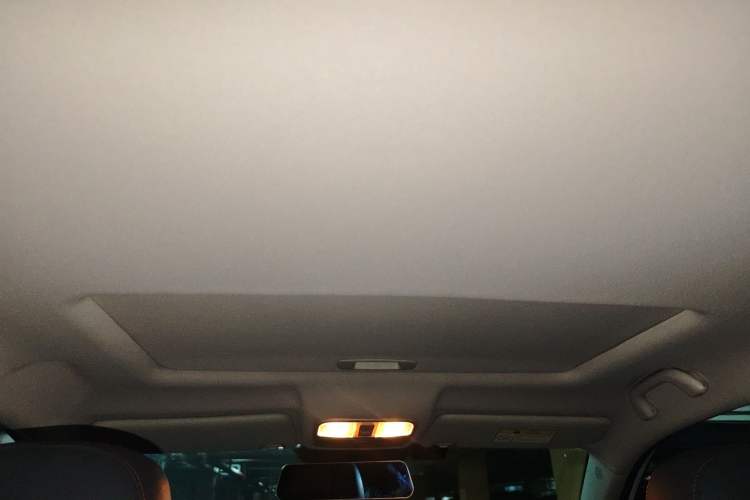 Used CHANGAN CS75 2017 Shangkui Edition 1.5T Automatic Fengyue Model Headliner