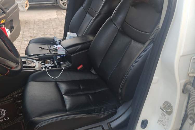 Used Nissan X-Trail 2015 2.0L CVT Comfort MAX Edition 2WD Left Front Seat