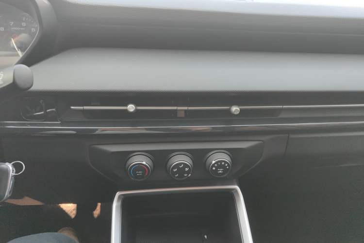 Used Wuling Alvez 2023 1.5L CVT Comfort Edition
