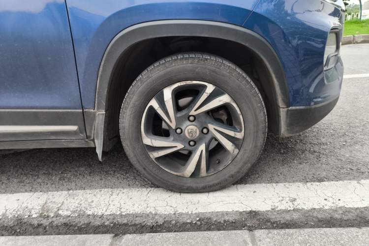 Used Baojun 510 2017 1.5L Manual Luxury Model Right Front Wheel Hub