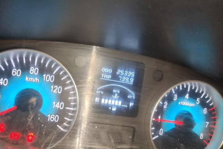 Used Jinbei Gold Hiace M Classic 2023 1.5L Travel Lion Passenger Vehicle 5/6/7 Seats
