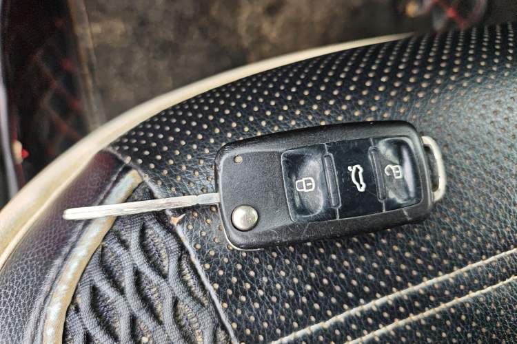 Used Volkswagen Polo 2014 1.6L Cross Polo Automatic Vehicle Key