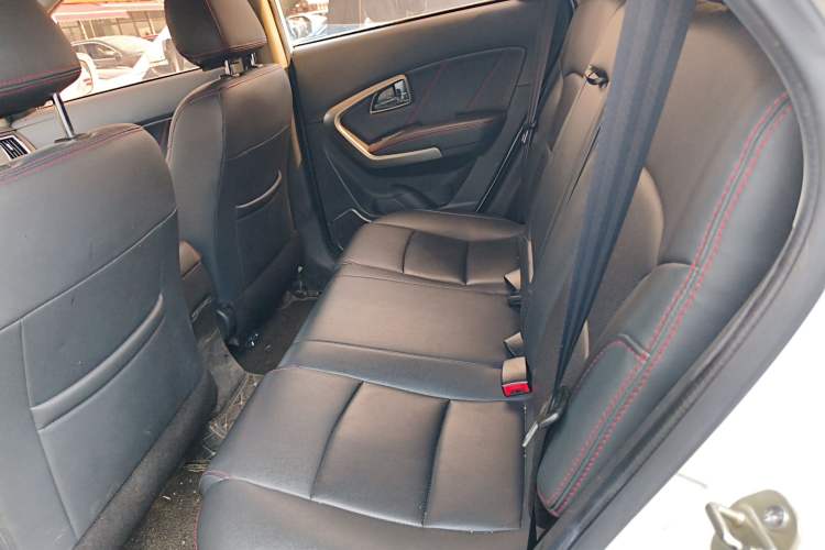 Used Huatai Santa Fe 2016 1.5T Gasoline Manual Two-Wheel Drive Elite Model