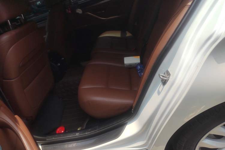 Used BMW 5 Series 2017 535Li Leading Model
