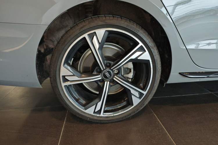 Used Audi A4L 2025 2 Million Units Enjoyment Version 40 TFSI Luxury Dynamic Edition B&O Starry Night Edition Exterior 5