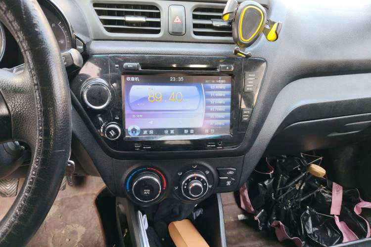 Used Kia K2 2012 Sedan 1.4L MT GLS Commemorative Edition