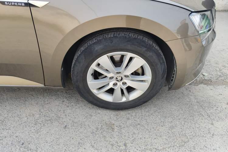 Used Skoda Superb 2016 TSI280 Manual Front-Drive Version
