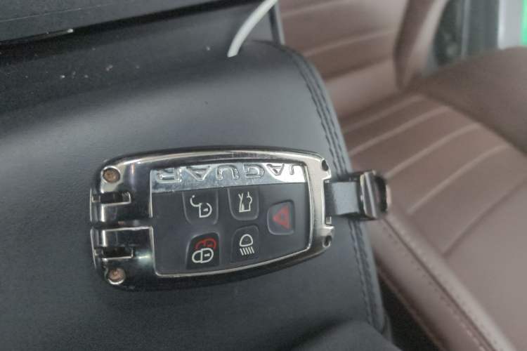 Used Jaguar F-TYPE 2019 2.0T Hardtop Version
