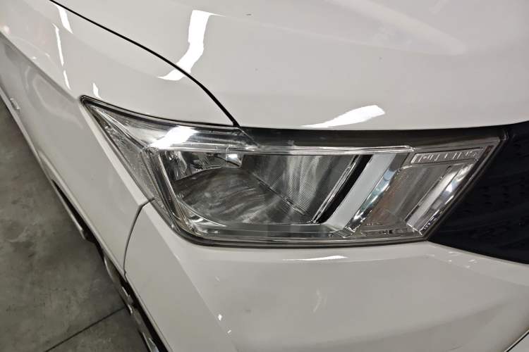 Used Wuling Hongguang 2021 1.5L Revised S Base Version with Electric Power Steering LAR Right Front Headlight
