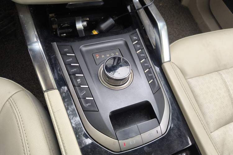 Used Zotye T700 2017 1.8T Dual-Clutch Luxury Model
