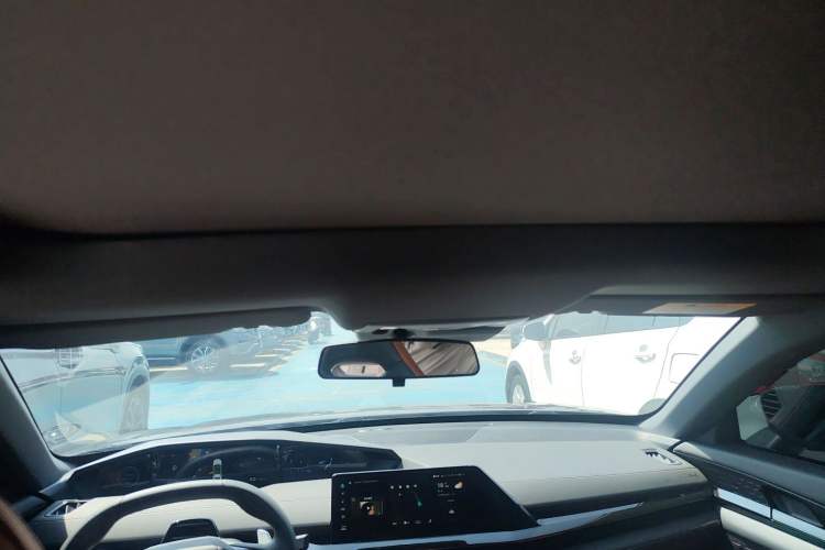 Used CHANGAN UNI-V 2024 1.5T Prestige Sport Edition
