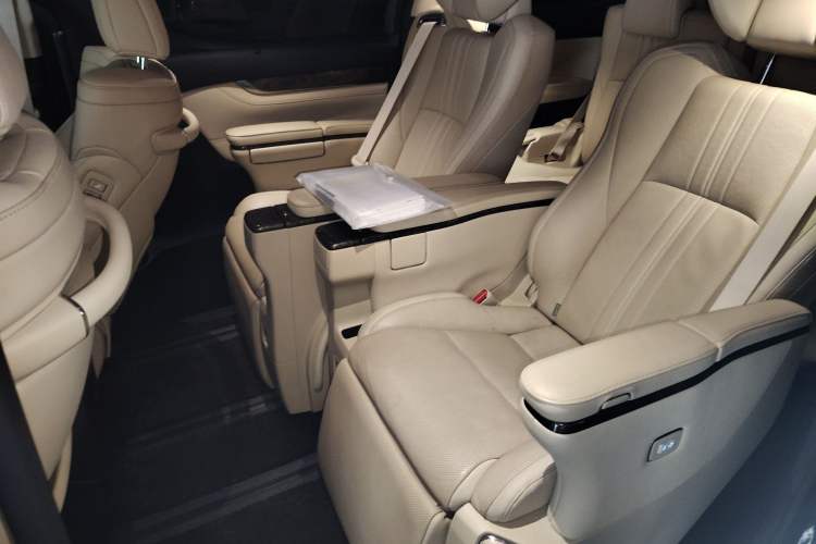 Used Toyota Vellfire 2021 Crown Dual-Engine 2.5L HV Supreme Edition