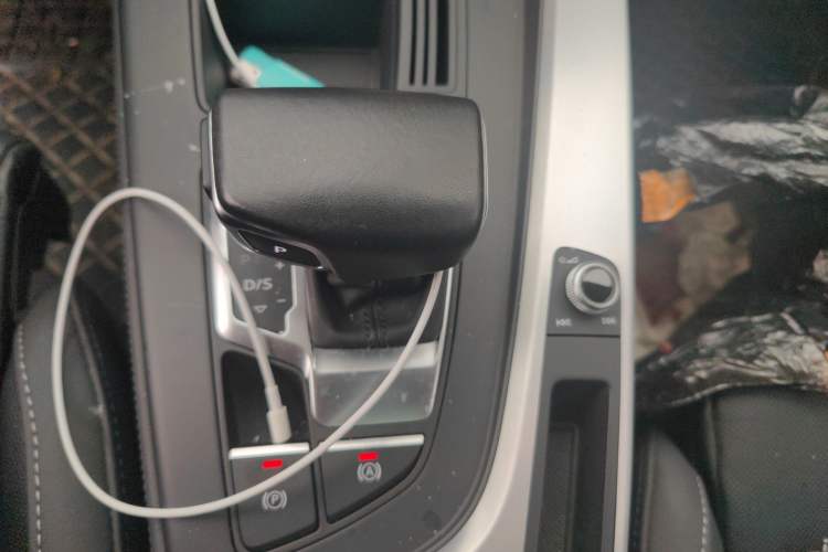 Used Audi A4L 2022 40 TFSI Luxury Dynamic Model