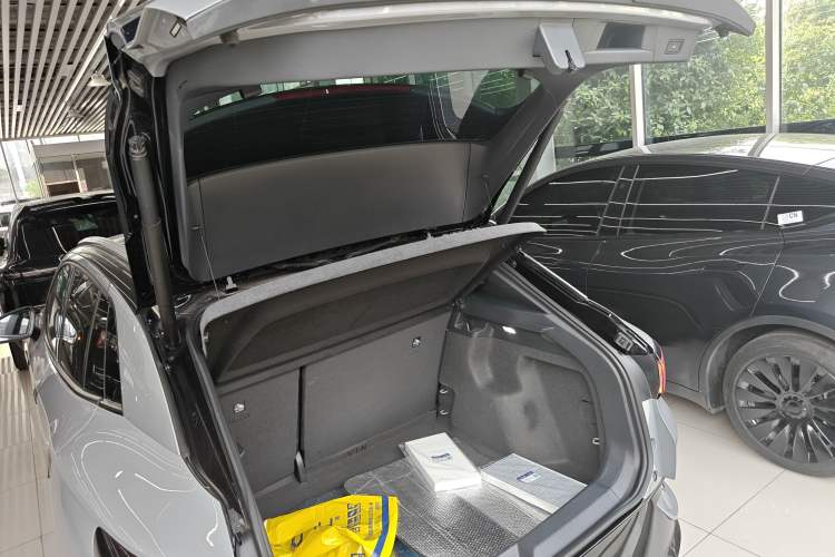 Used Volkswagen ID.4 CROZZ 2021 Long-Range PRO Two-Wheel Drive Version
