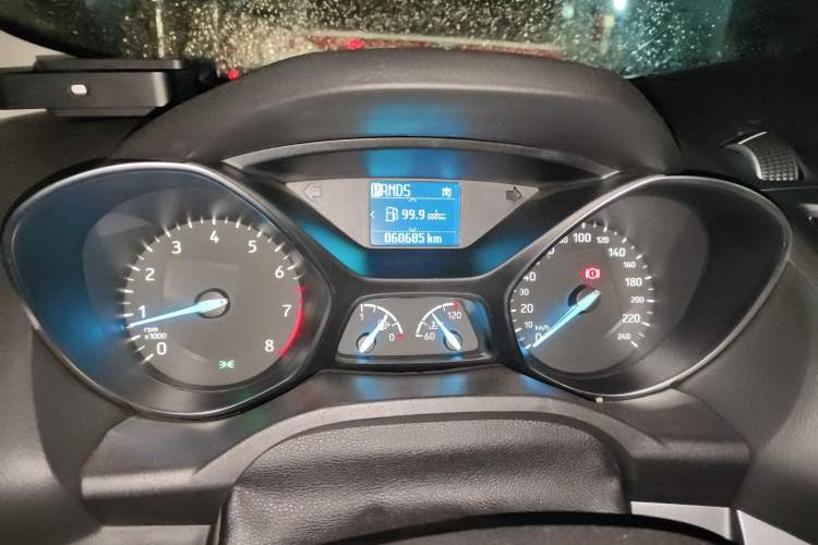 Used Ford Kuga 2017 EcoBoost 180 Two-Wheel-Drive Tiger Leap Model
