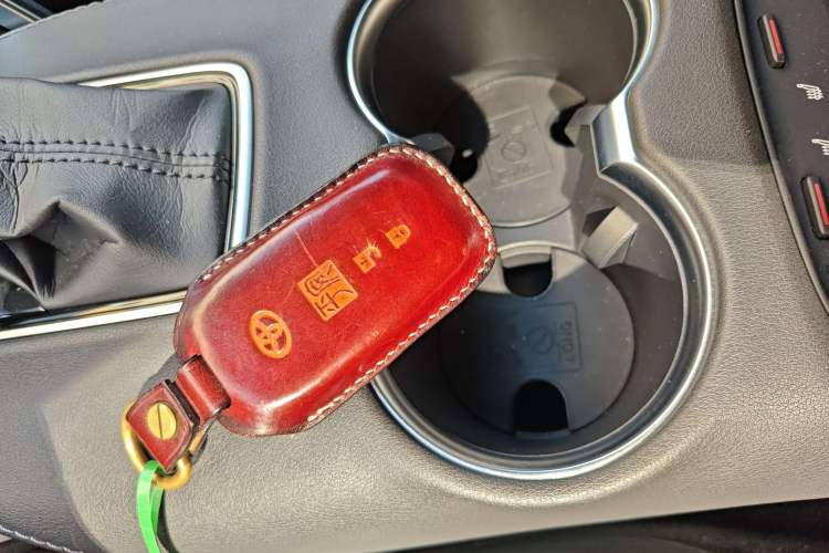 Used Toyota Harrier 2022 Dual-Engine 2.5L CVT Four-Wheel Drive Luxury Edition