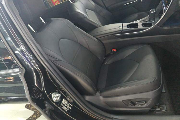 Used Toyota Avalon 2019 2.0L Luxury Edition China VI Standard