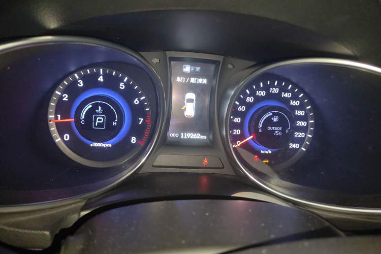 Used Hyundai Santa Fe 2013 2.4L Automatic 2WD Comfort Edition
