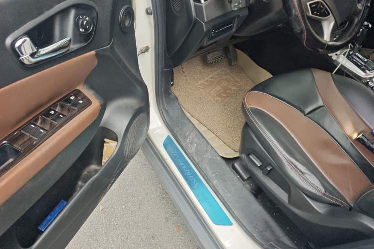 Used GAC Trumpchi GS5 Super 2016 1.8T Automatic All-Wheel-Drive Anniversary Edition Driver Seat