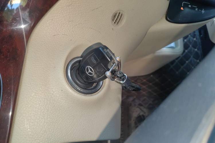 Used Mercedes-Benz Vito 2011 2.5L 7-seater executive version Vehicle Key