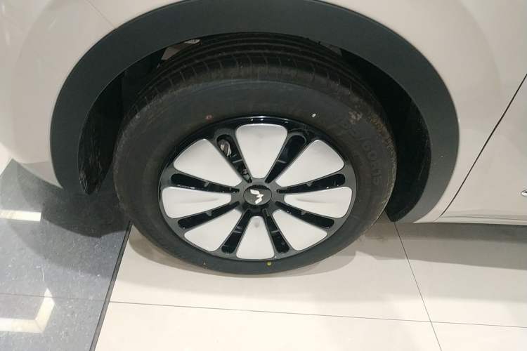Used Wuling Bingo 2025 333 km Enjoyment Version Left Front Wheel Hub