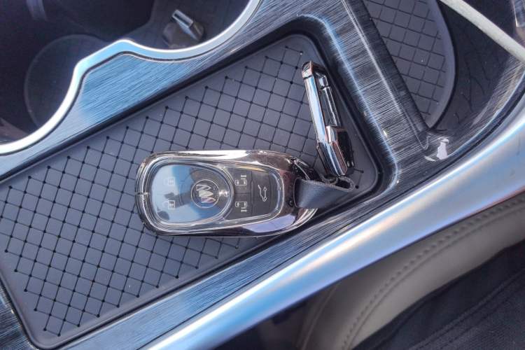 Used Buick GL8 2022 ES Land Cruiser 653T Luxury Model
