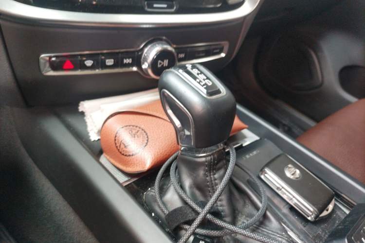 Used Volvo V60 2020 T5 Zhiyuan Luxury Edition
