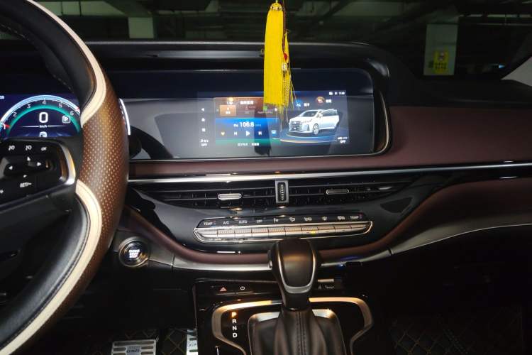 Used GAC Trumpchi M6 2023 PRO 270T DCT Luxury Edition Audio And AC Panel